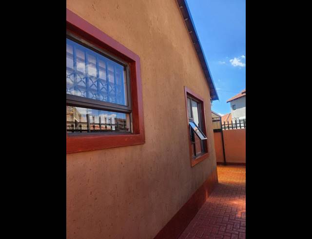 3 BEDROOM HOUSE FOR SALE IN DOBSONVILLE